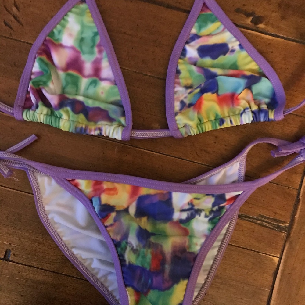 Bikini - Picture 7 of 7